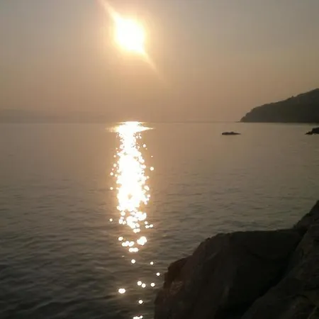 Apartment In With Sea View, Terrace, Air Conditioning, Wifi 3340-5 Pisak